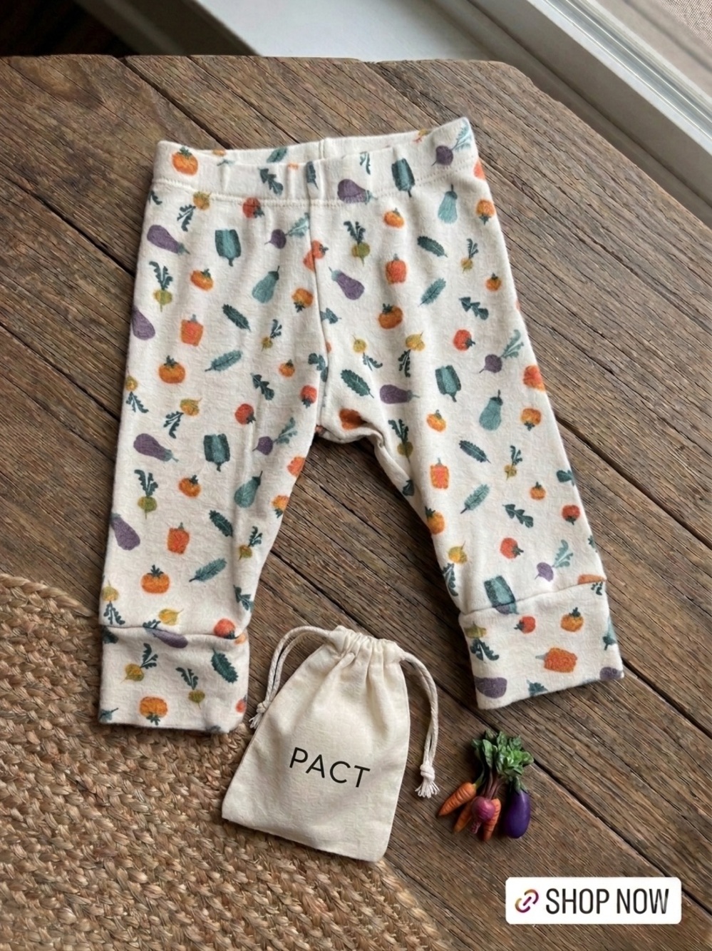 Pact vegetable print organic cotton 0-3 month pants